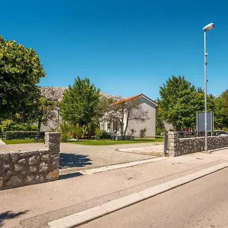 Appartement 1 Bedroom Front In *