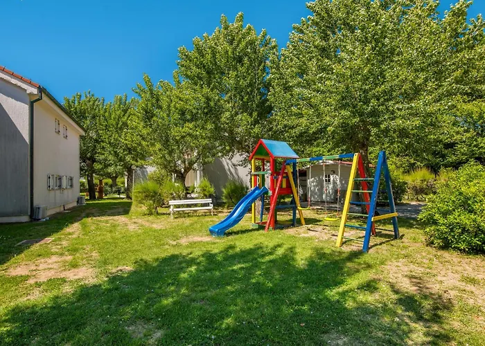 1 Bedroom Awesome In Appartement Baška