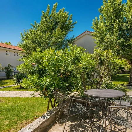1 Bedroom Front In *